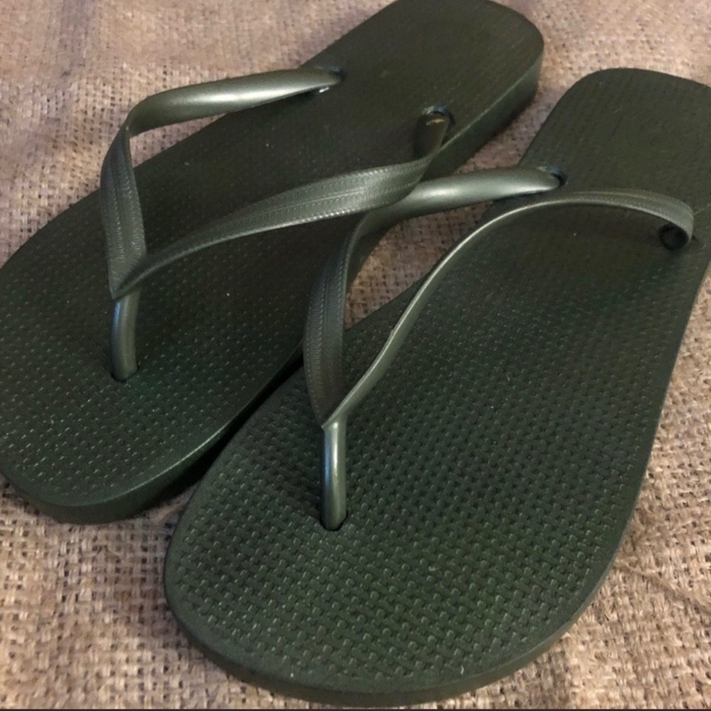 RARE Old Navy Army Green flip flops